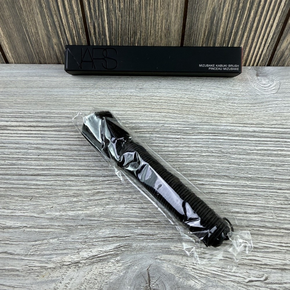 NARS MIZUBAKE KABUKI BRUSH (Contour/Sculpting Brush) Brand new in Box - Picture 5 of 16